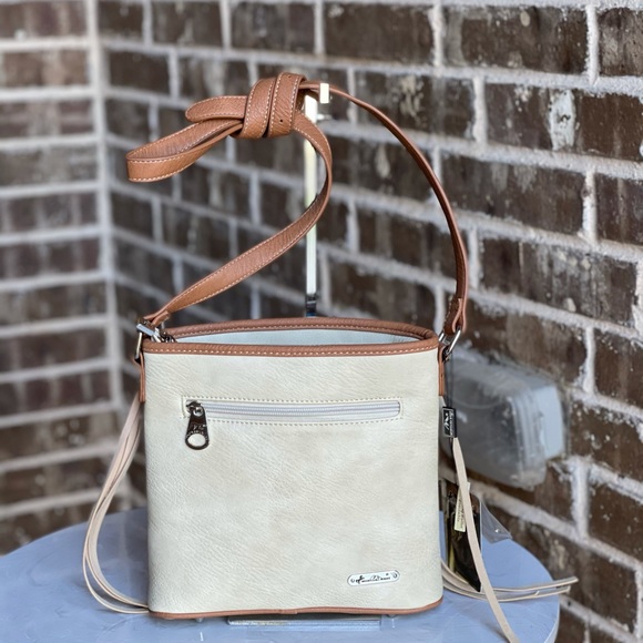 Montana West Embroidered Collection Crossbody - Picture 3 of 5